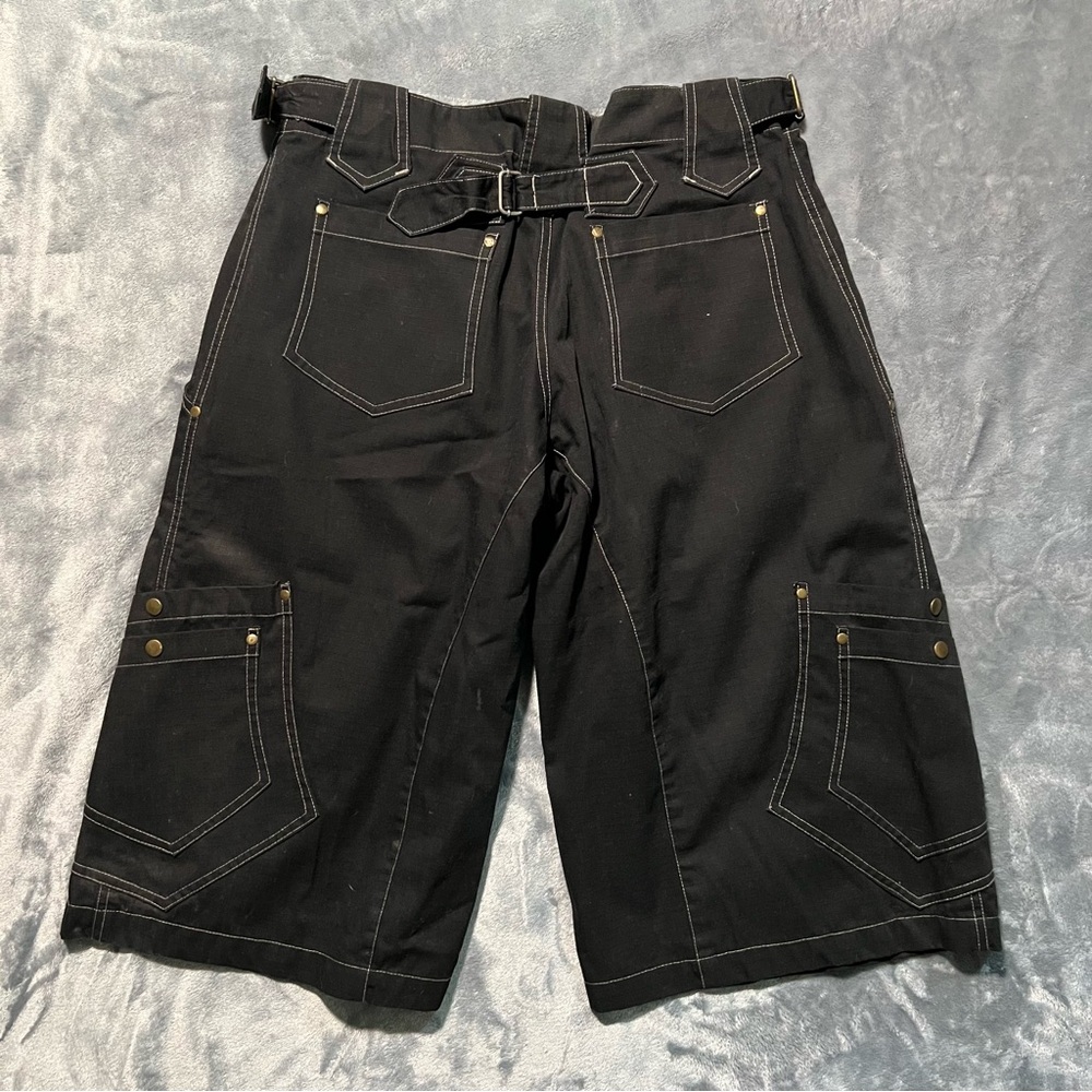 Black Oversized Style Jorts - Picture 2 of 10